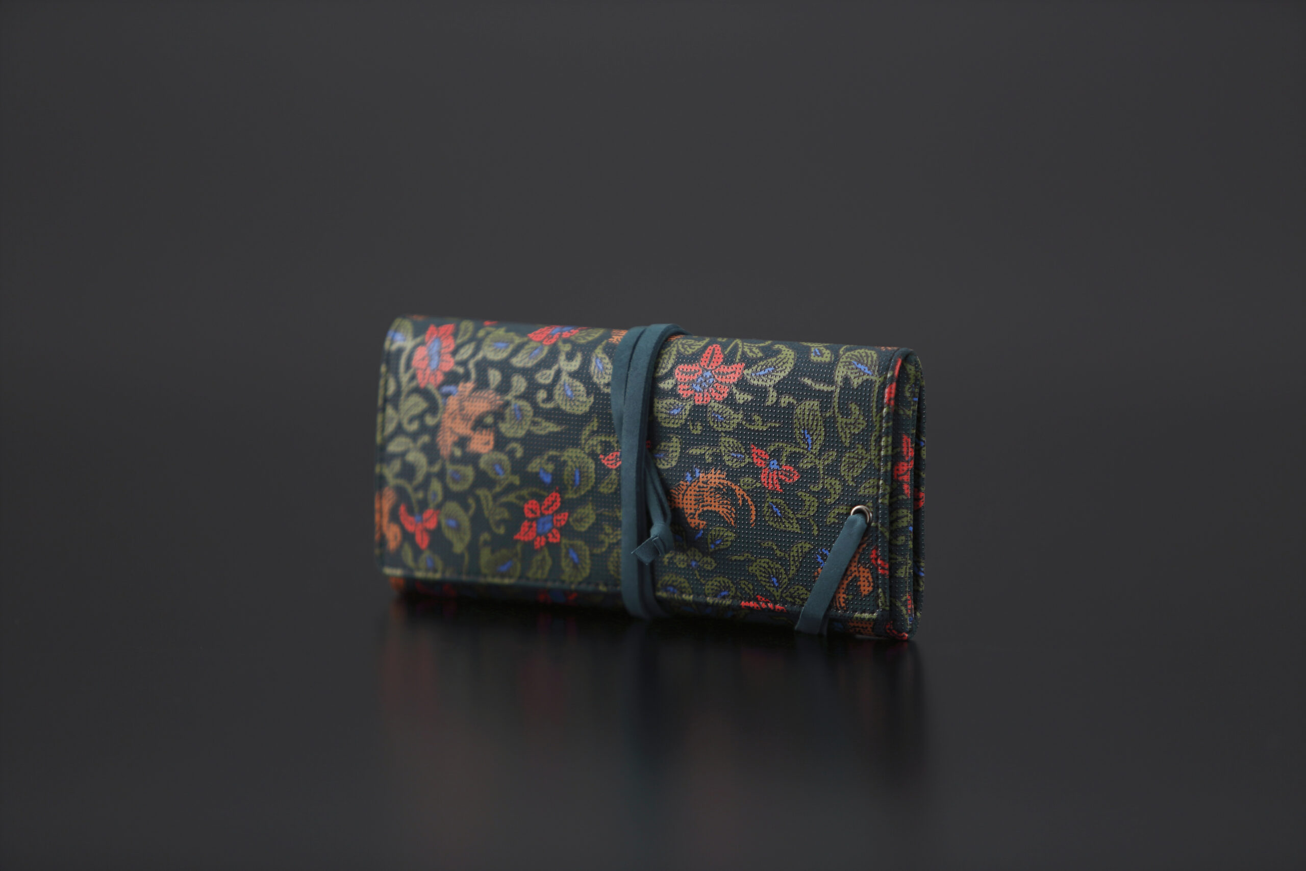 季節限定】「鳳凰唐草」シリーズ発売（7/13より） | おしらせ | 印傳屋